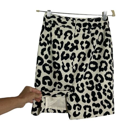 LOFT Women's White & Black Leopard Print Skirt Sz 2, lined, 71% cotton, 29% silk - Picture 2 of 8